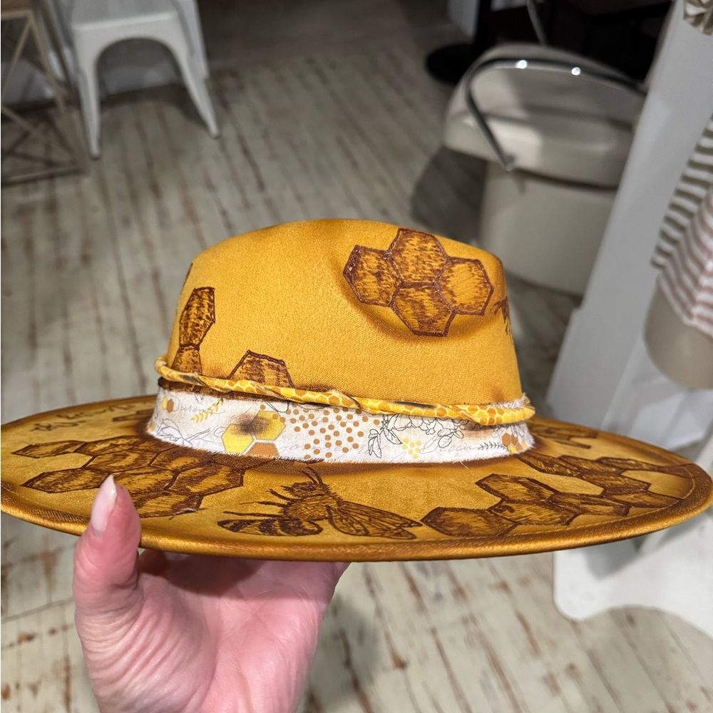 Custom burnt honeybee hat - Picture 2 of 5
